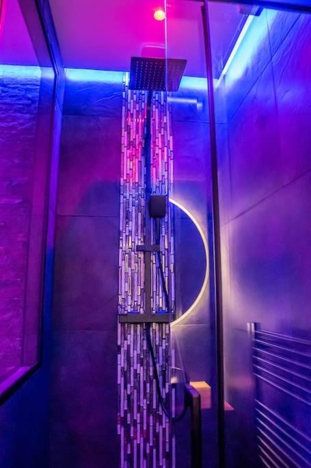 Blue Night - Jacuzzi - Bord De Seine Appartement Corbeil-Essonnes Buitenkant foto